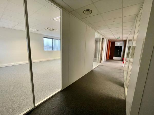 Bureaux à louer à ISNEAUVILLE 76230