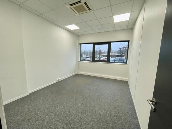 Bureaux à louer à ISNEAUVILLE 76230