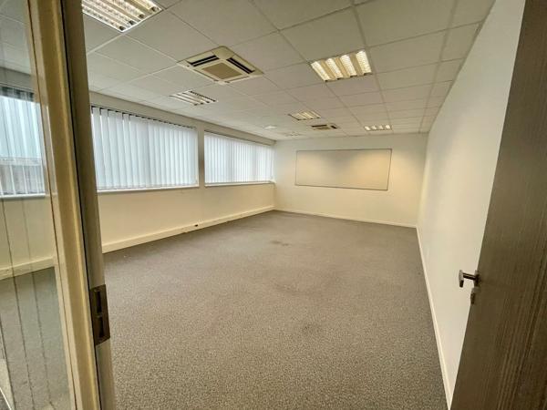 Bureaux à louer à ISNEAUVILLE 76230