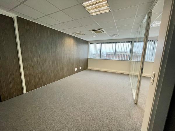 Bureaux à louer à ISNEAUVILLE 76230