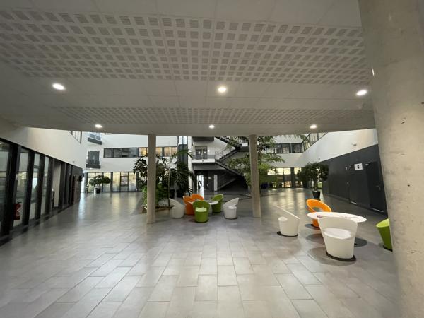 Bureaux à louer à ISNEAUVILLE 76230