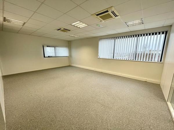 Bureaux à louer à ISNEAUVILLE 76230