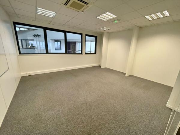 Bureaux à louer à ISNEAUVILLE 76230