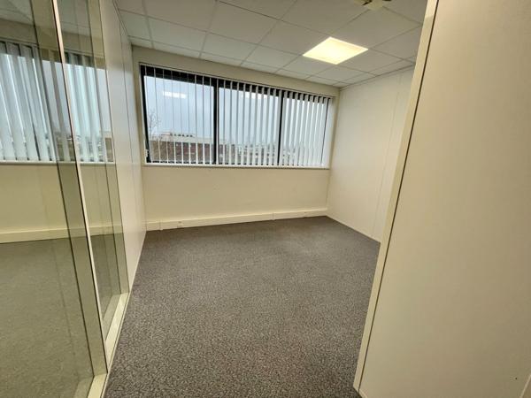 Bureaux à louer à ISNEAUVILLE 76230