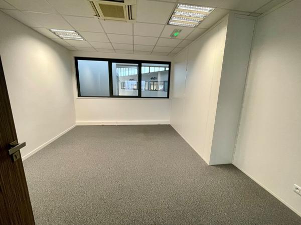 Bureaux à louer à ISNEAUVILLE 76230