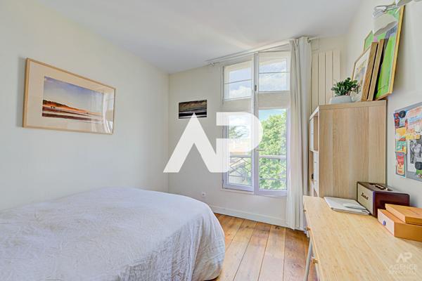 Maison Suresnes 5 pièce(s) 135m² 995 000 € **  - Référence  19993