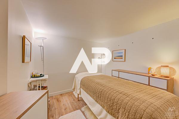 Maison Suresnes 5 pièce(s) 135m² 995 000 € **  - Référence  19993