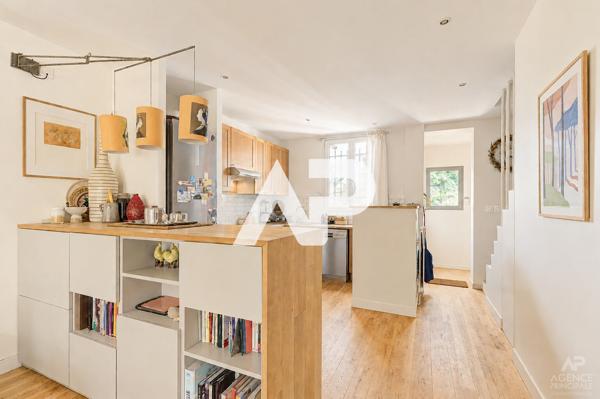 Maison Suresnes 5 pièce(s) 135m² 995 000 € **  - Référence  19993