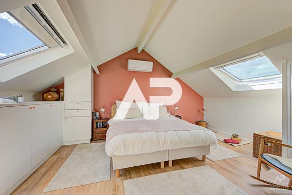 Maison Suresnes 5 pièce(s) 135m² 995 000 € **  - Référence  19993