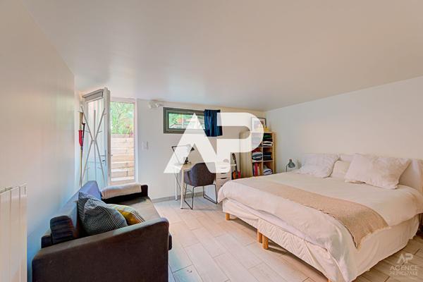 Maison Suresnes 5 pièce(s) 135m² 995 000 € **  - Référence  19993