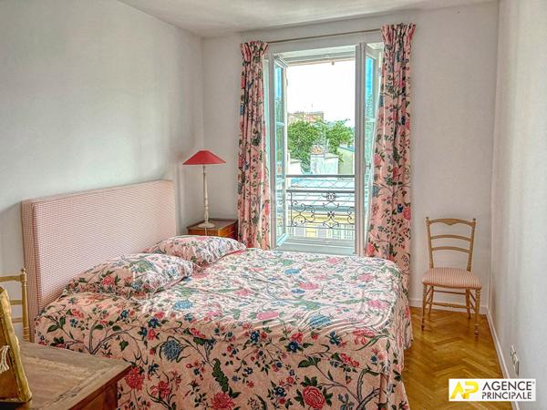 Versailles Notre-Dame Parc Appartement 2pièces 51.68 m² au sol / 50.63 m² carrez 585 000 € **  - Référence  28078