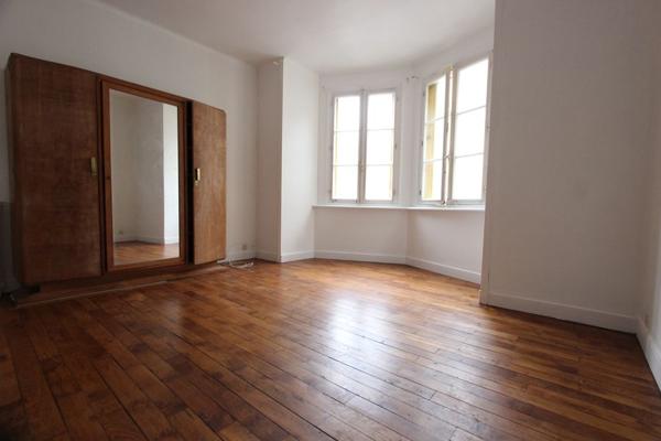LE BEL APPARTEMENT TYPE 3 DES ANNÉES 30', AU SECOND ÉTAGE DE SON IMMEUBLE DE CHARME, À 5 MIN À PIED DE LA CATHÉDRALE - A QUIMPER Quimper CENTRE Quimper PROCHE CENTRE