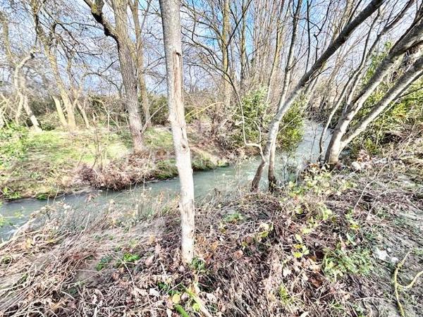 Terrain de loisirs de 3 066 m²