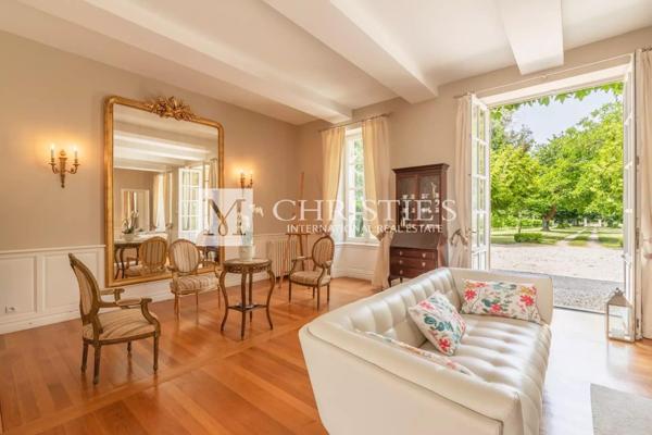 Rive Droite – Maison de Maître récemment rénovée à Cambes