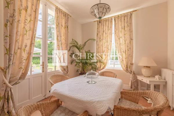 Rive Droite – Maison de Maître récemment rénovée à Cambes