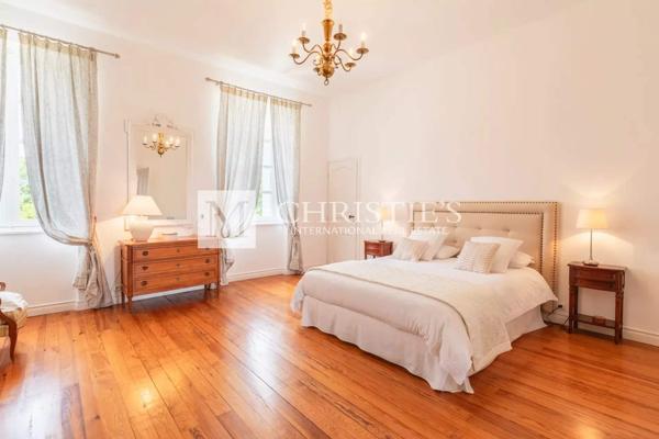 Rive Droite – Maison de Maître récemment rénovée à Cambes