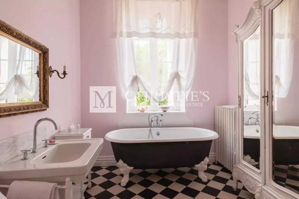 Rive Droite – Maison de Maître récemment rénovée à Cambes