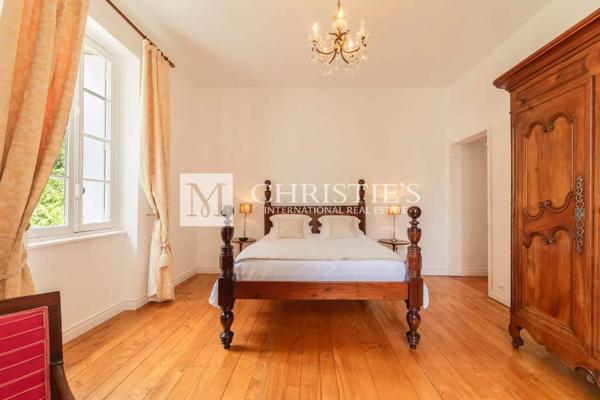 Rive Droite – Maison de Maître récemment rénovée à Cambes