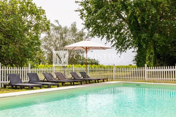 Rive Droite – Maison de Maître récemment rénovée à Cambes