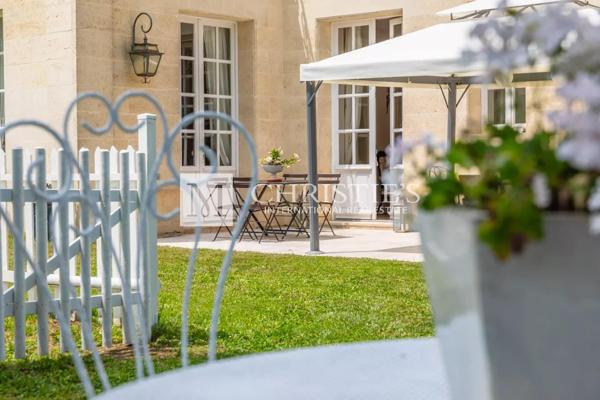 Rive Droite – Maison de Maître récemment rénovée à Cambes