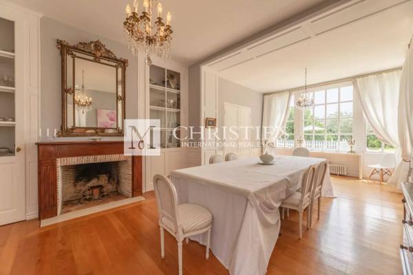 Rive Droite – Maison de Maître récemment rénovée à Cambes