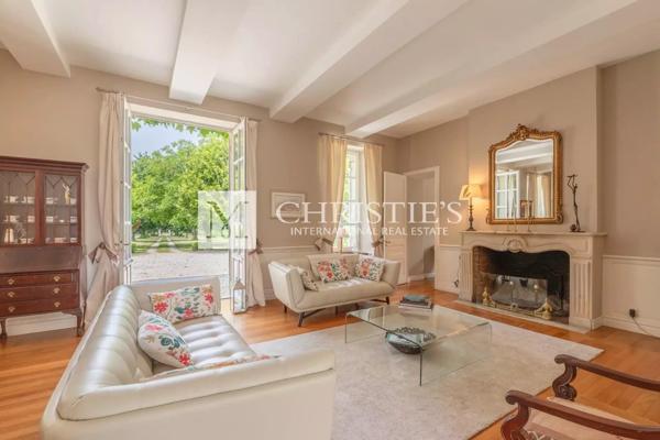 Rive Droite – Maison de Maître récemment rénovée à Cambes