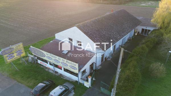 Bâtiment à usage commercial.