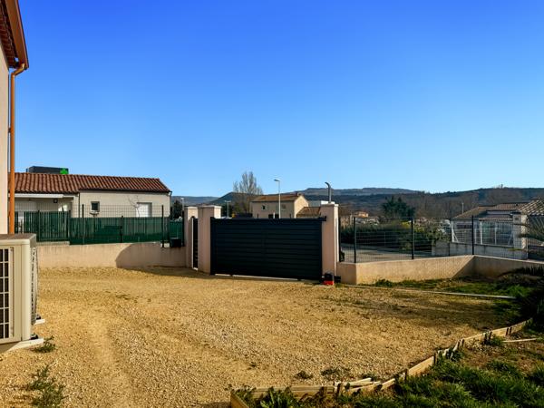 Lavilledieu (07170) Villa Récente Plain-pied avec Terrasse, Garage et Jardin à deux pas des Commodités…