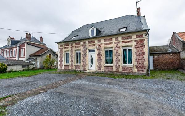 Maison à vendre    5 pièces •  Charmes