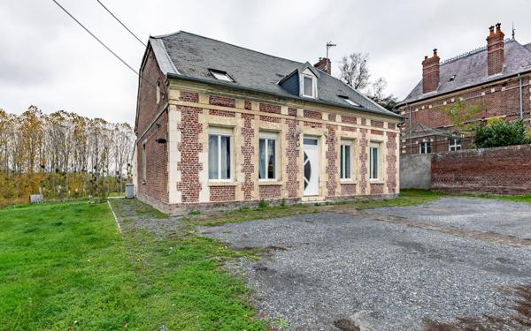 Maison à vendre    5 pièces •  Charmes