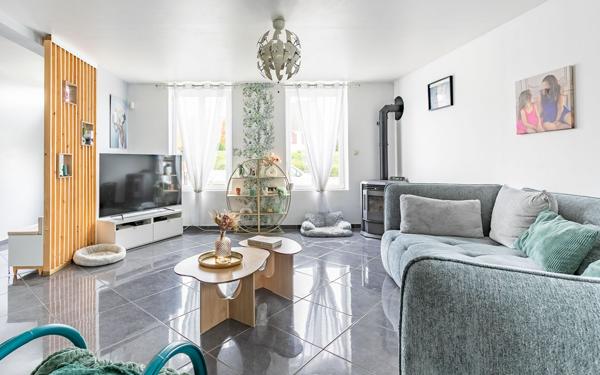 Maison à vendre    5 pièces •  Charmes