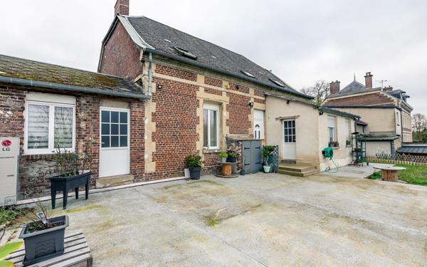 Maison à vendre    5 pièces •  Charmes