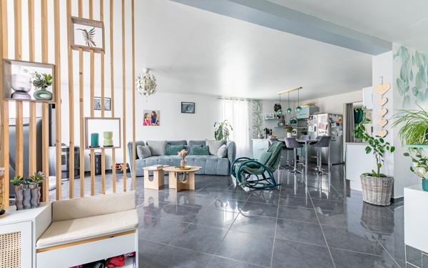 Maison à vendre    5 pièces •  Charmes