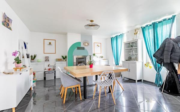 Maison à vendre    5 pièces •  Charmes