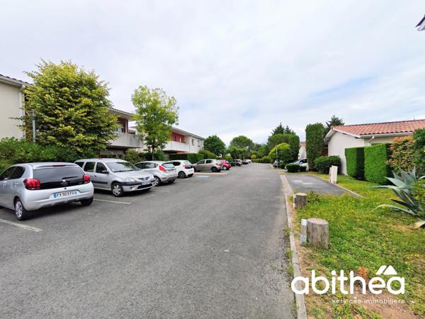 Appartement T2 avec terrasse, piscine et parking – Le confort d'une résidence récente dans un environnement pa