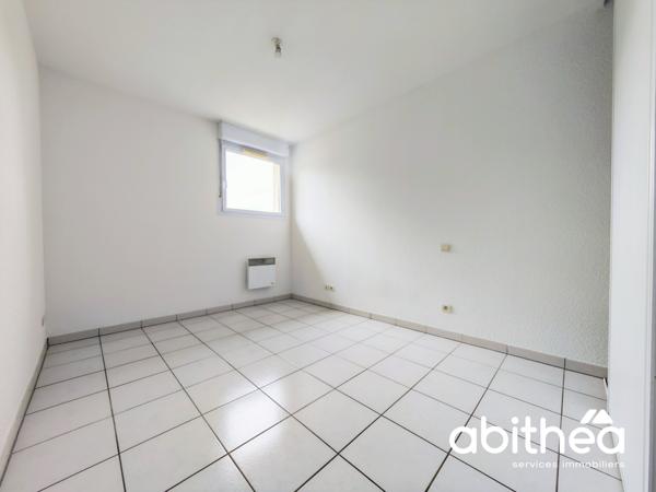 Appartement T2 avec terrasse, piscine et parking – Le confort d'une résidence récente dans un environnement pa
