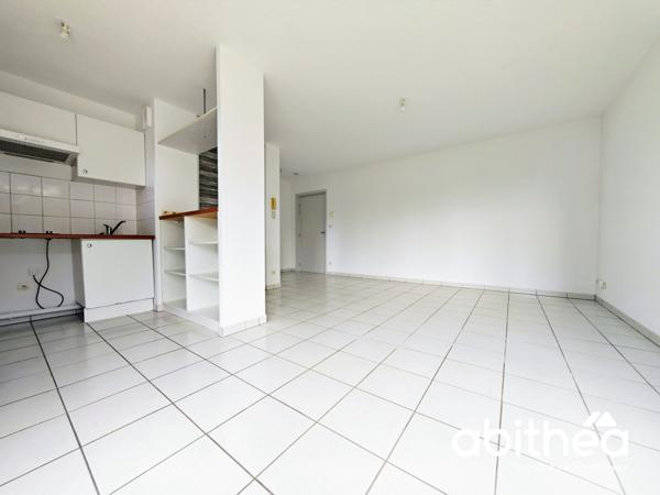 Appartement T2 avec terrasse, piscine et parking – Le confort d'une résidence récente dans un environnement pa