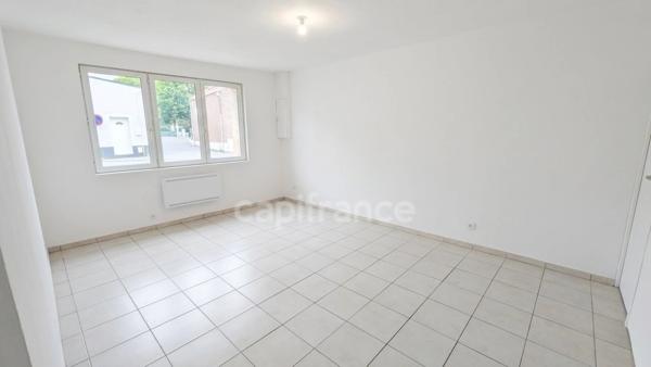 Maison divisée en 2 appartements – Wavrechain-sous-Denain