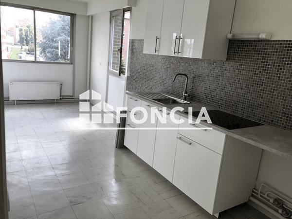 Location Appartement 3 pièces 81.63 m² - 94 RUE DES STATIONS Lille 59800