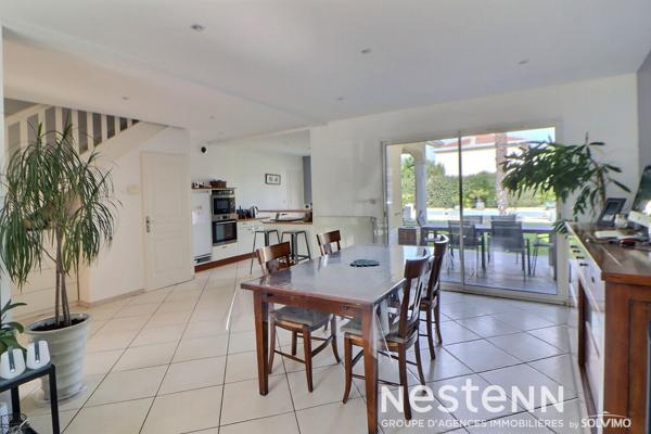 Saint Priest Manissieux Maison 4 pièces 181 m2 piscine terrain 339 m2