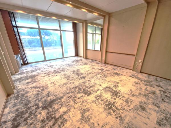 A VENDRE, Local commercial, 40 m², Proche Flots Bleus, Port de Saint Laurent du Var 06700, Alpes-Maritimes