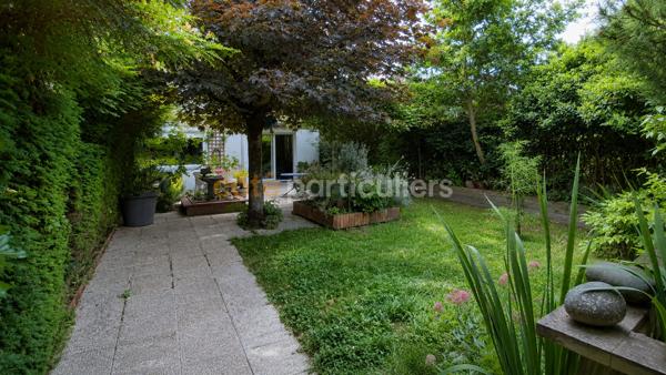 Vente
                Maison130 m² - 6 Pièces -
                    CHOLET (49300)