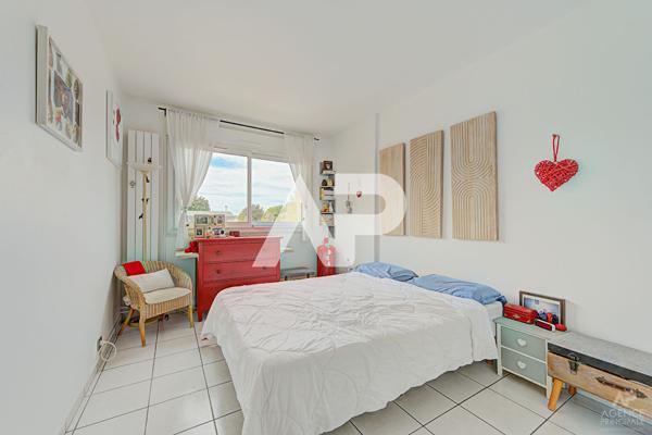 Appartement Rueil Malmaison 3 pièce(s) 93.39 m2 562 500 € **  - Référence  20131