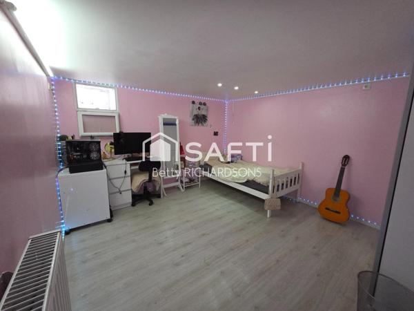 GRANDE Maison semi individuelle