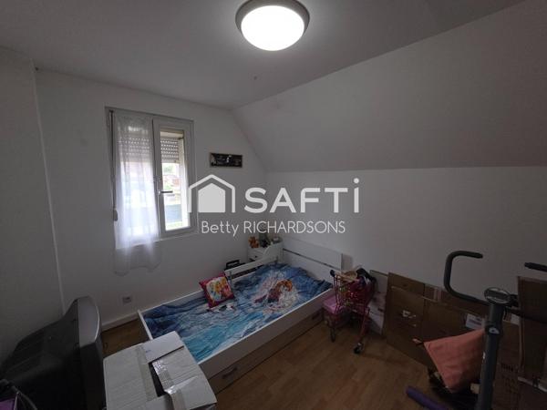 GRANDE Maison semi individuelle
