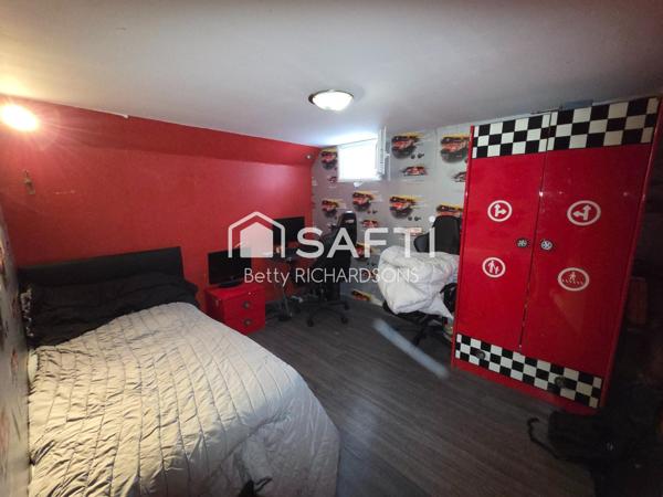 GRANDE Maison semi individuelle