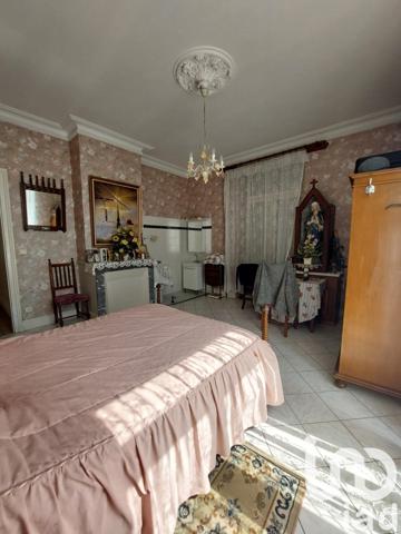 Maison 5 pièces de 250 m² à Fargues-Saint-Hilaire (33370)