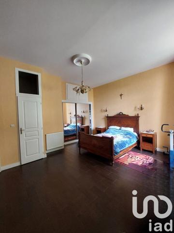 Maison 5 pièces de 250 m² à Fargues-Saint-Hilaire (33370)