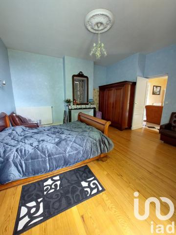 Maison 5 pièces de 250 m² à Fargues-Saint-Hilaire (33370)