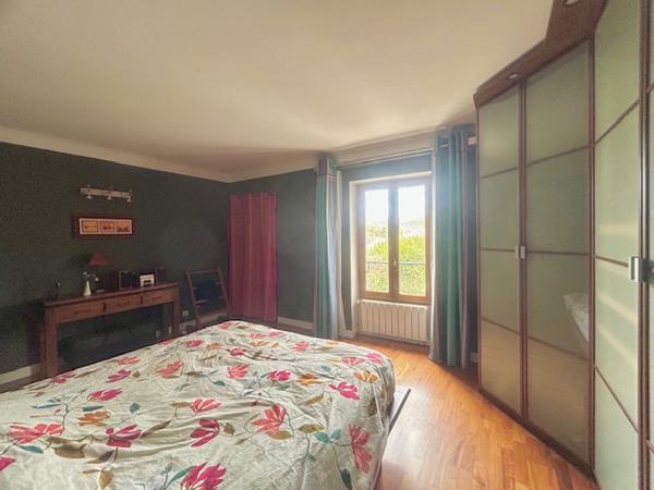 Marcoussis (91460) MAISON DE CARACTERE TYPE F6 - 152 M2 HAB - JARDIN 690 M2 - SOUS-SOL TOTAL